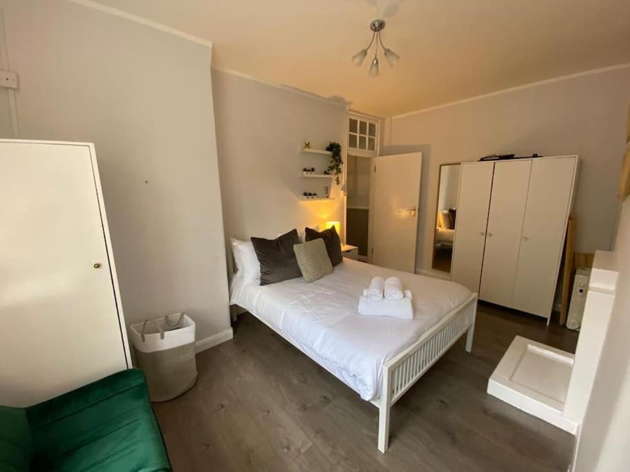 Stylish 2br Retreat In King's Cross, London