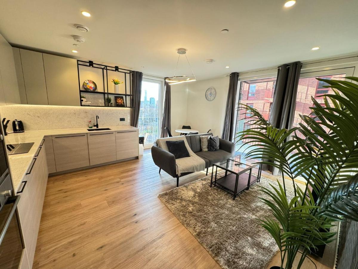 East Riverside * London