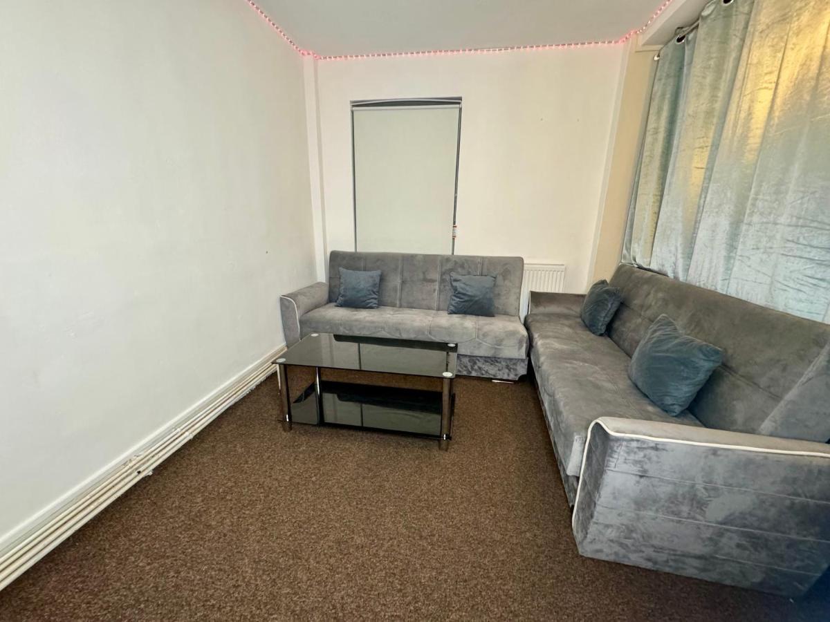 Semay Flat * Londen