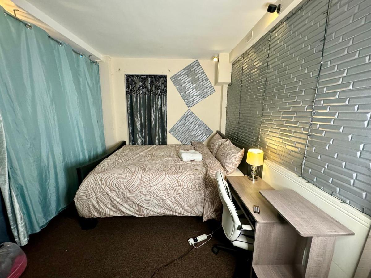 Semay Flat * Londen