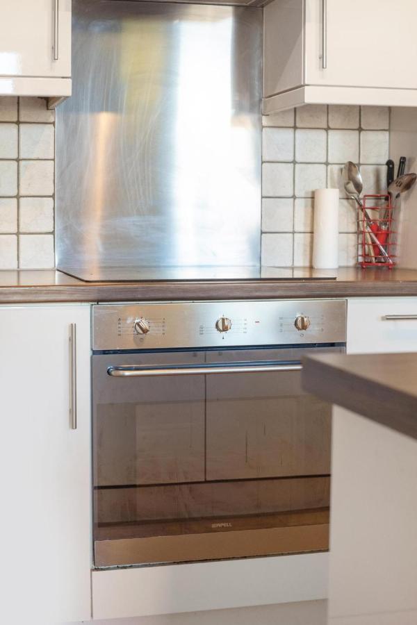 221 Clapham Road Apartment