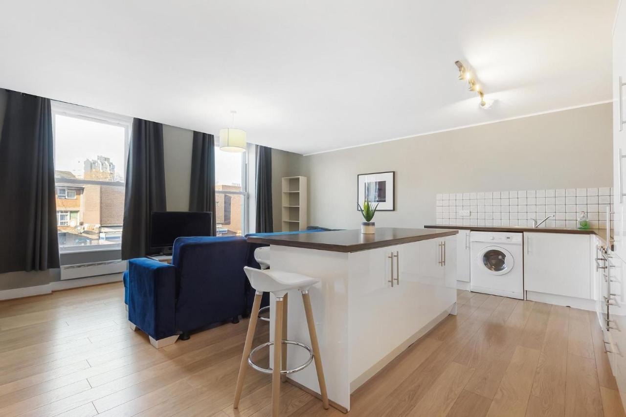 221 Clapham Road Apartment *