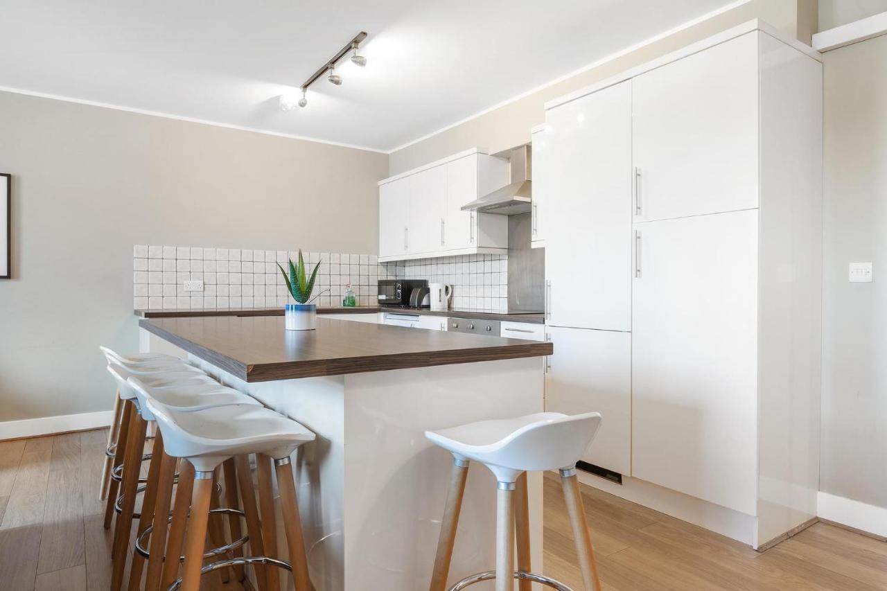 221 Clapham Road * London