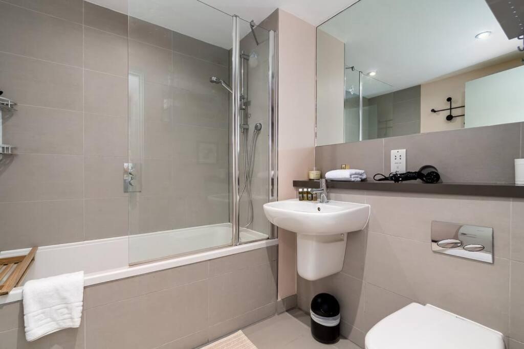 2 Bedroom In Bridge Apartment