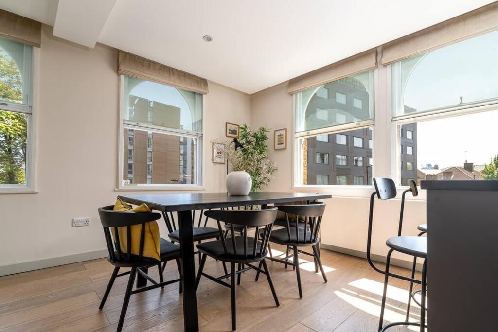 2 Bedroom In Bridge Apartment *