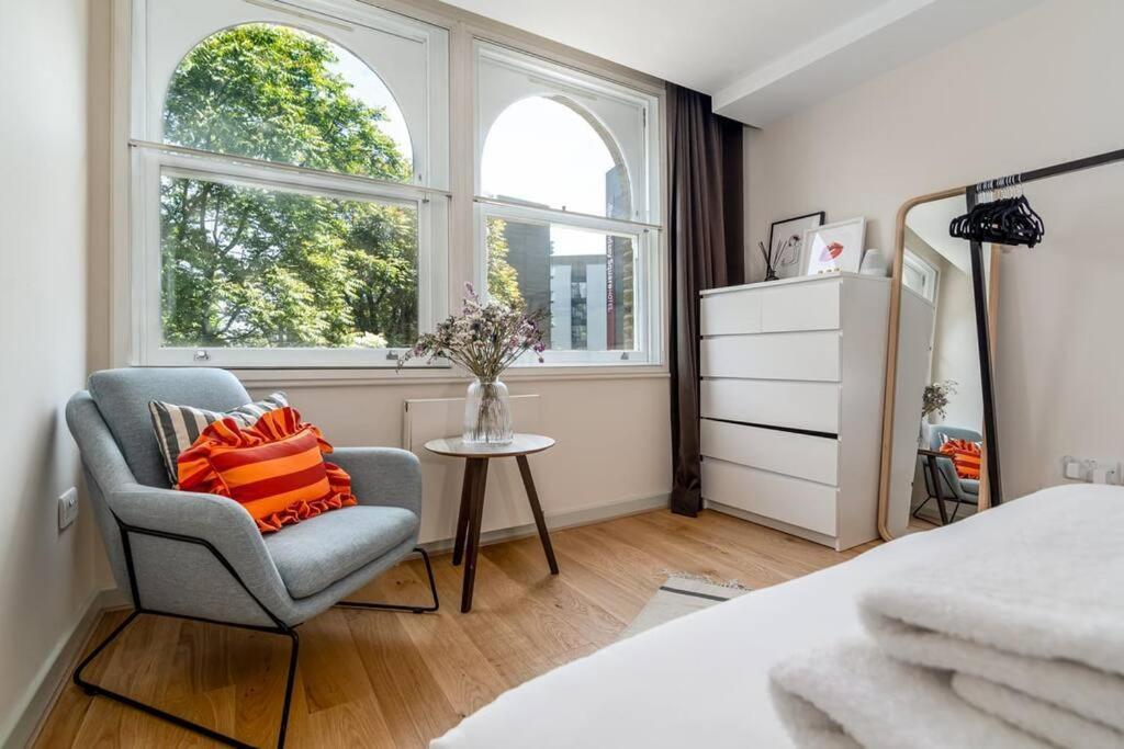 Apartment 2 Bedroom In Bridge London