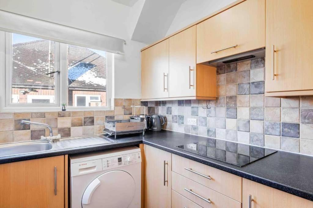 Apartment Serviced Golders Nw11 London