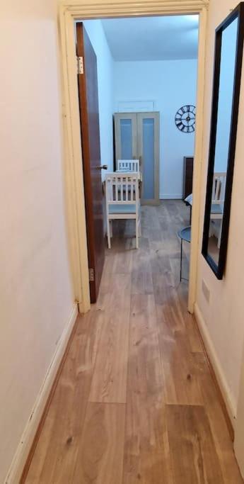 Apartment Lovely Studio- Aldgate East Stn London