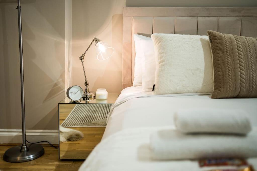 Superb Flat In South Kensington