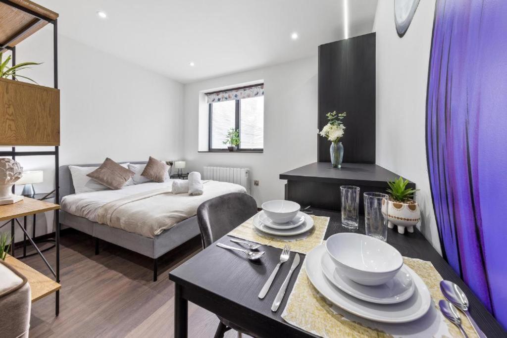 Serviced Golders Nw11 London