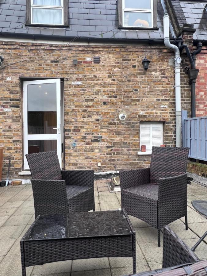Leilighet Flat In With Large Patio