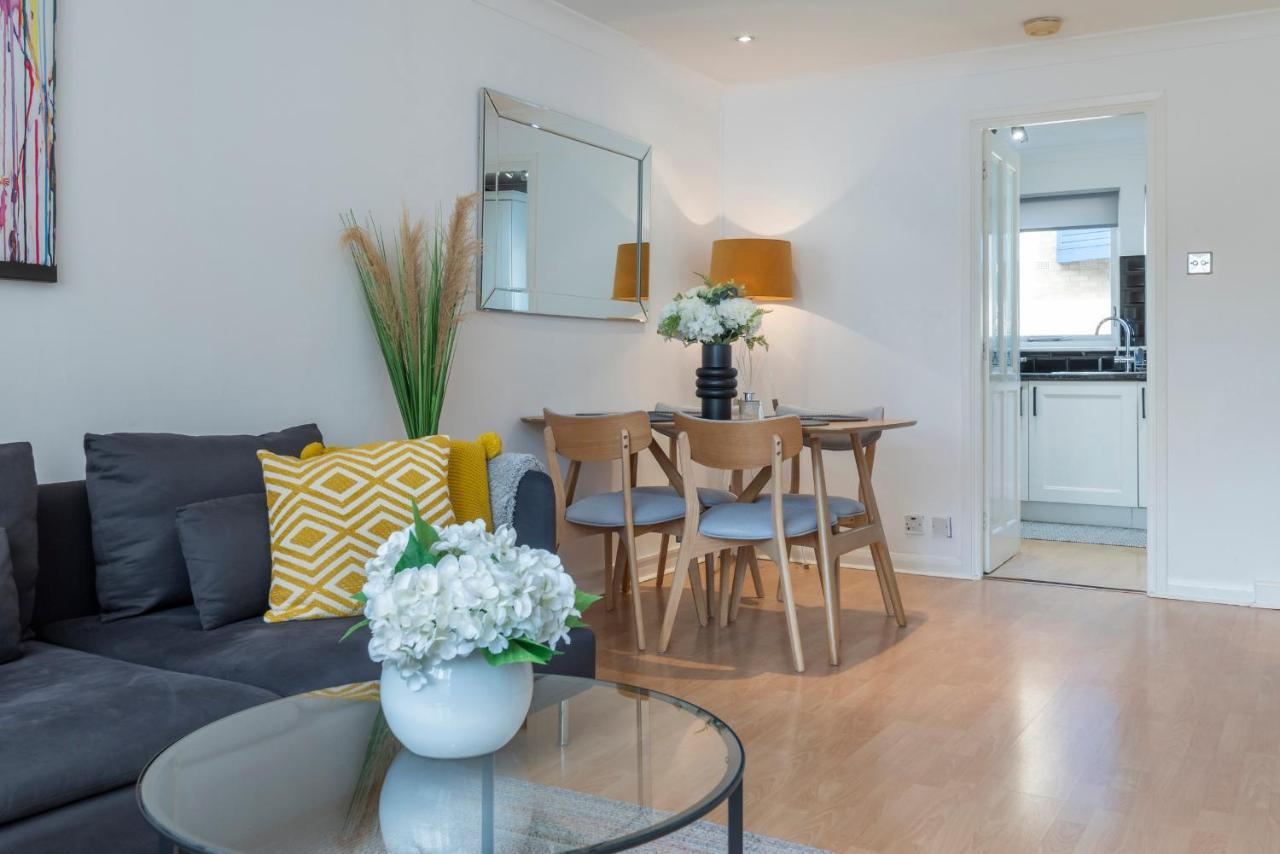 Apartment 2 Bed Town House With Garden In Hackney, *