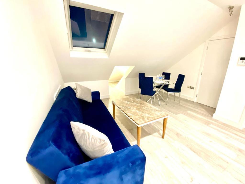 Lovely One Bed In Apartment