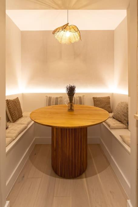 Elegance: A Symphony Of High-end Decor