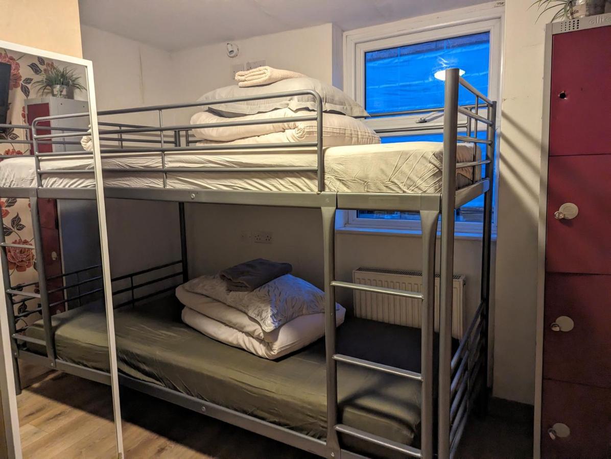 In Camden Hostal *