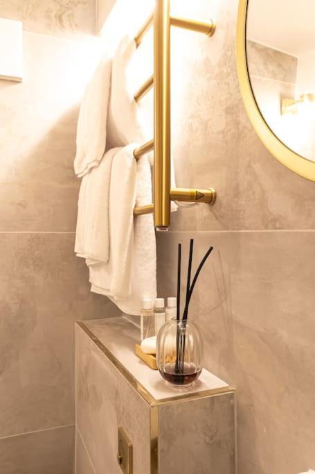 Elegance: A Symphony Of High-end Decor * London