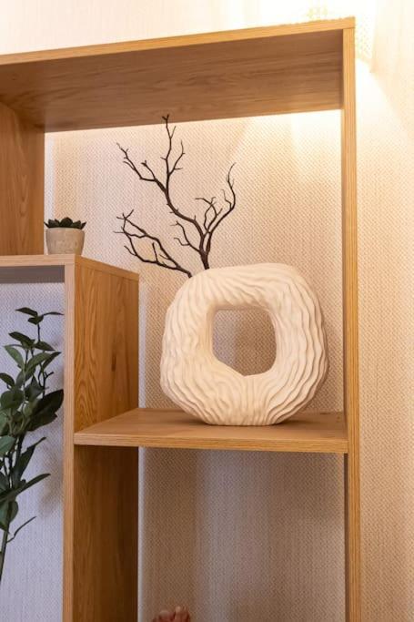 Elegance: A Symphony Of High-end Decor Apartment London