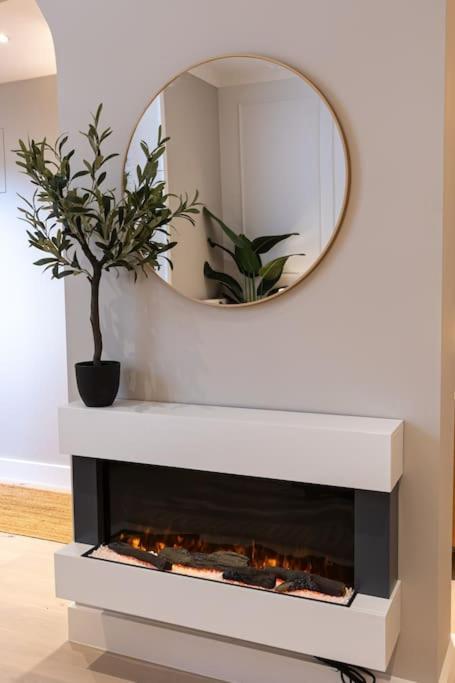 Elegance: A Symphony Of High-end Decor * London