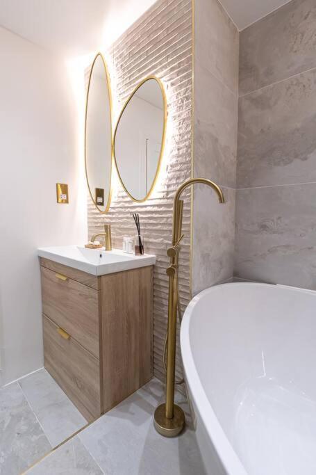 Elegance: A Symphony Of High-end Decor *