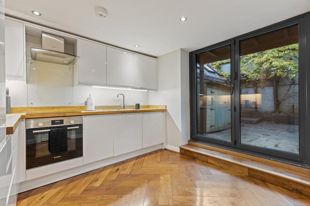 Vakantiehuis Luxurious 2-bed With Private Sauna By Dena Elite Collection Londen