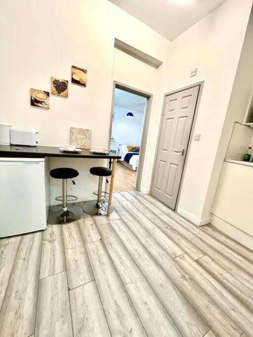 Brilliant One Bedroom Flat In * London