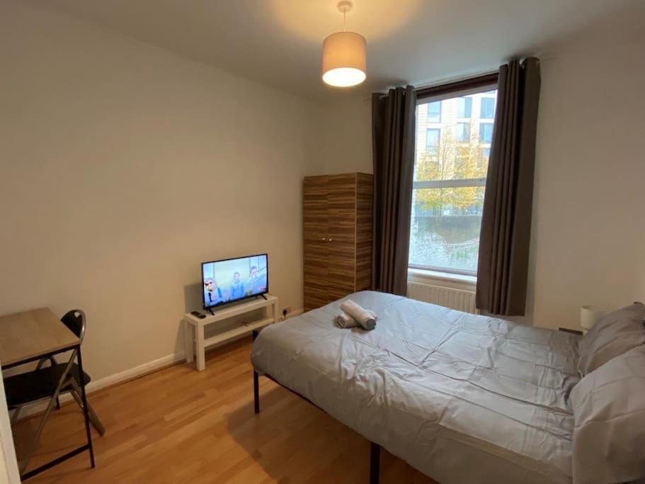 Leilighet Entire 2 Bed Flat 10 Mins To Central