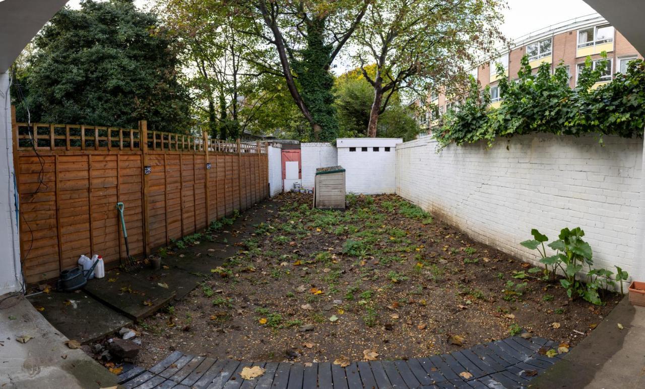 London - 4 Bed - Sleeps 8 - Garden - Pet Friendly Vakantiehuis Londen