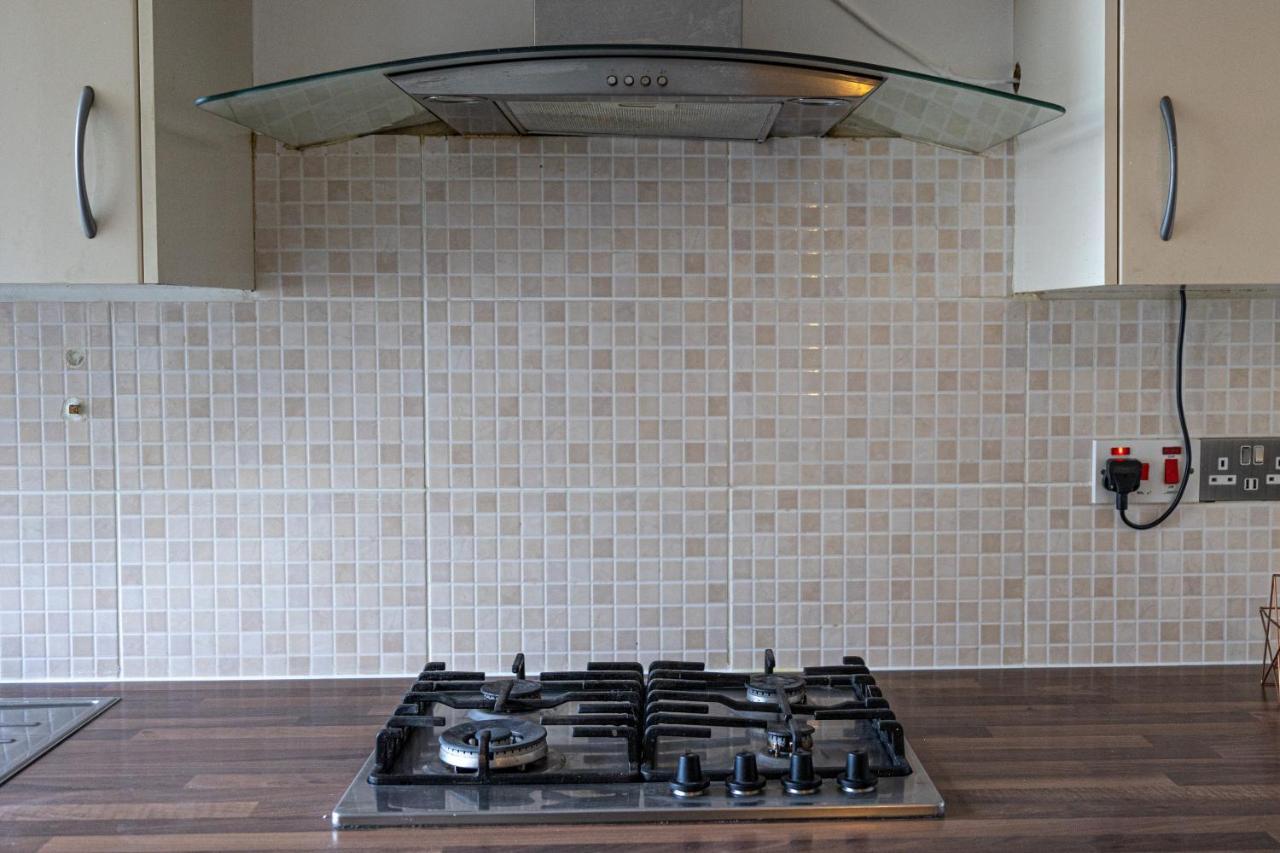- 4 Bed - Sleeps 8 - Garden - Pet Friendly Сasa de vacaciones *