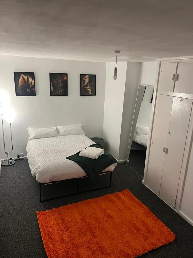 A Two Bedroom Cosy Hideaway Based In Greenwich Holiday home London