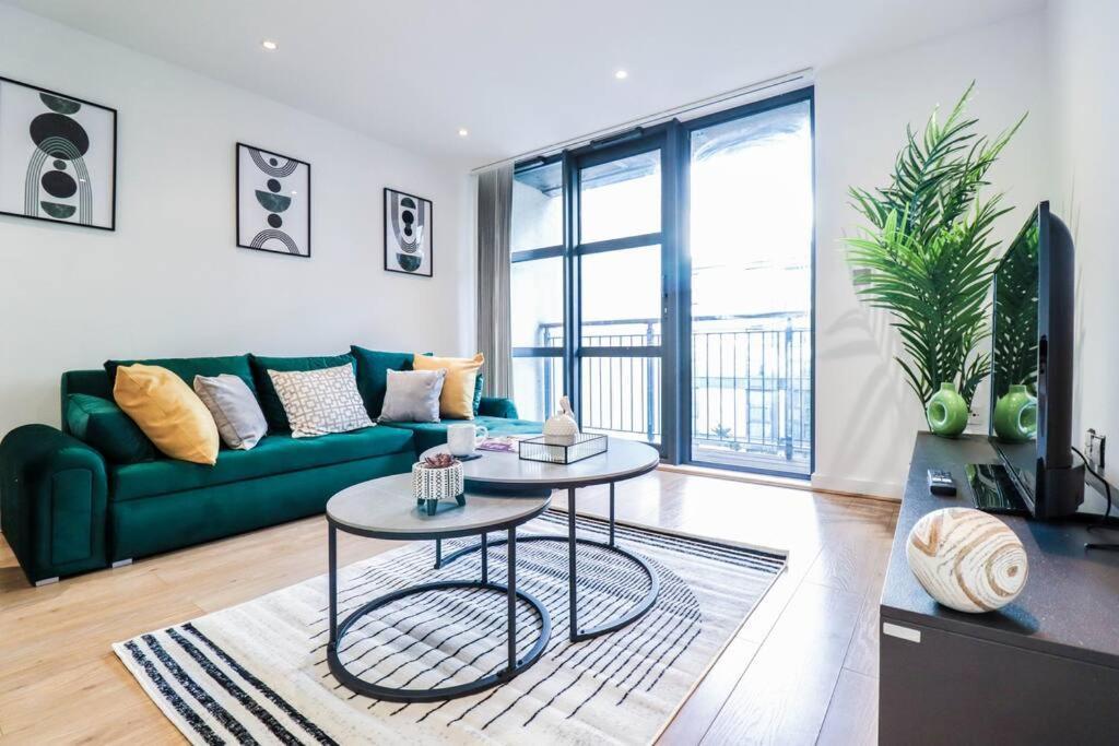 Stylish 1 Bed Flat - 5 Mins From Canary Wharf * London