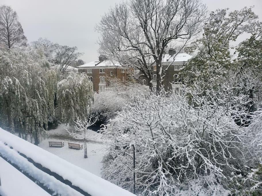Riverside In Islington Apartment London
