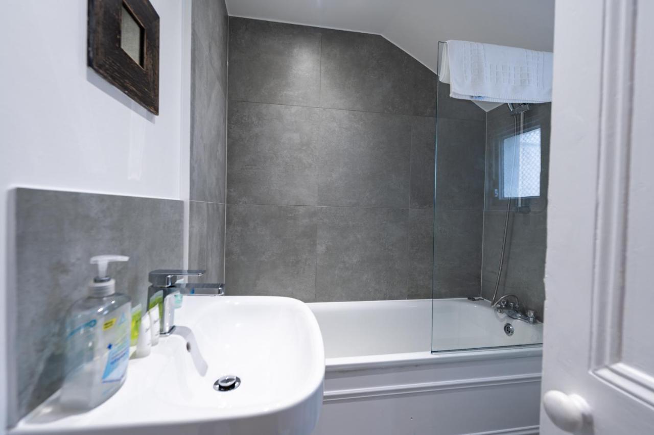 Bright, Spacious & Large Wimbledon Flat Apartment *