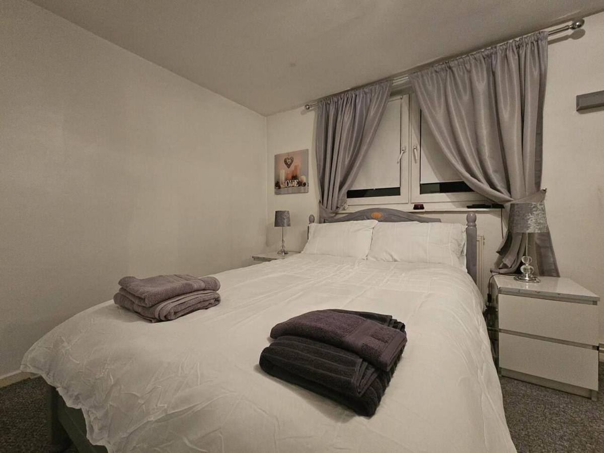 Stunning 1-bed In Appartement *