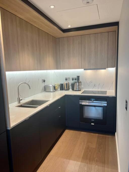New 1br Wstunning View, 5 Min Vauxhall St London