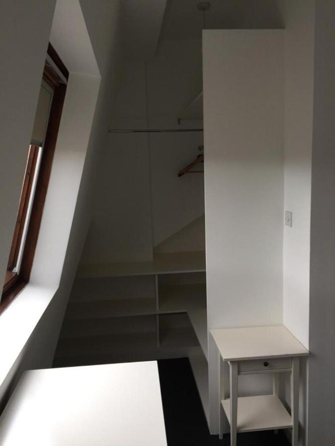 Impeccable 1-bed In Putney Village * London