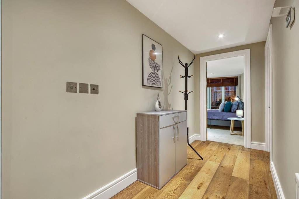 Tranquil 2 Bedroom In Southwark- Zone 1 *