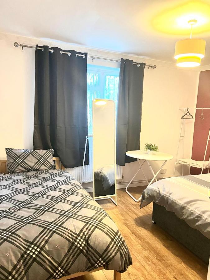 Large With Two Bed In