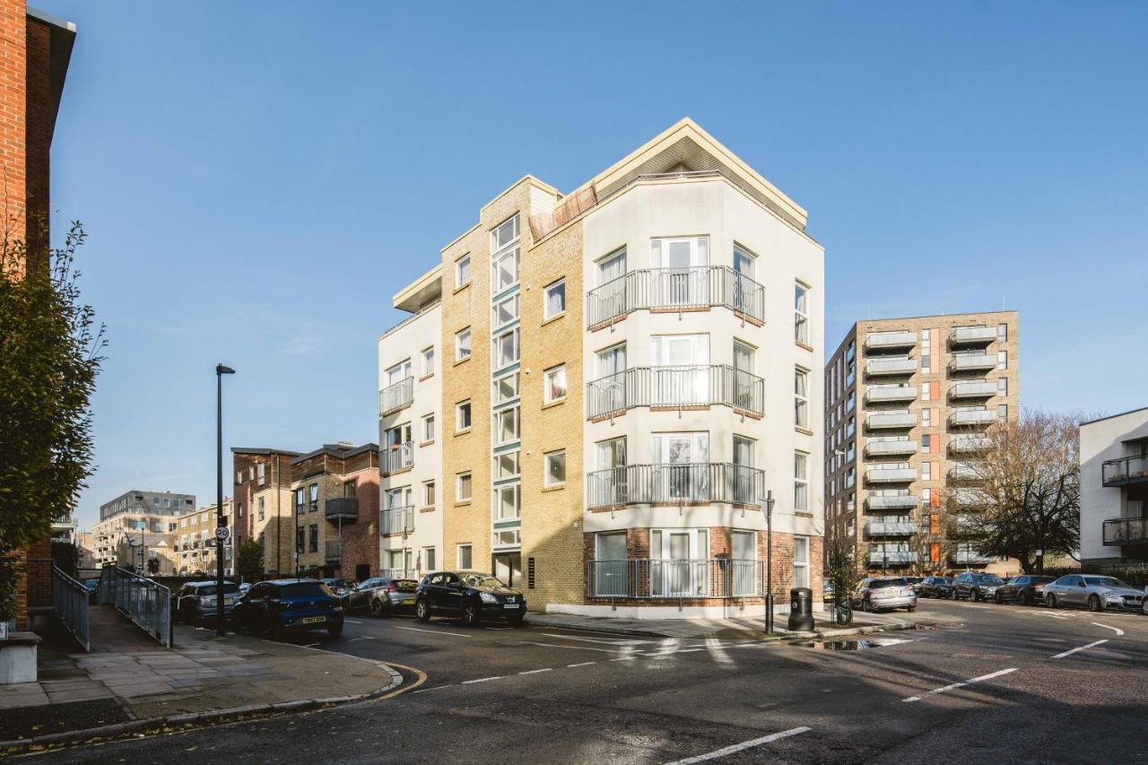 Canary Wharf 2-bed Luxury Haven Londen