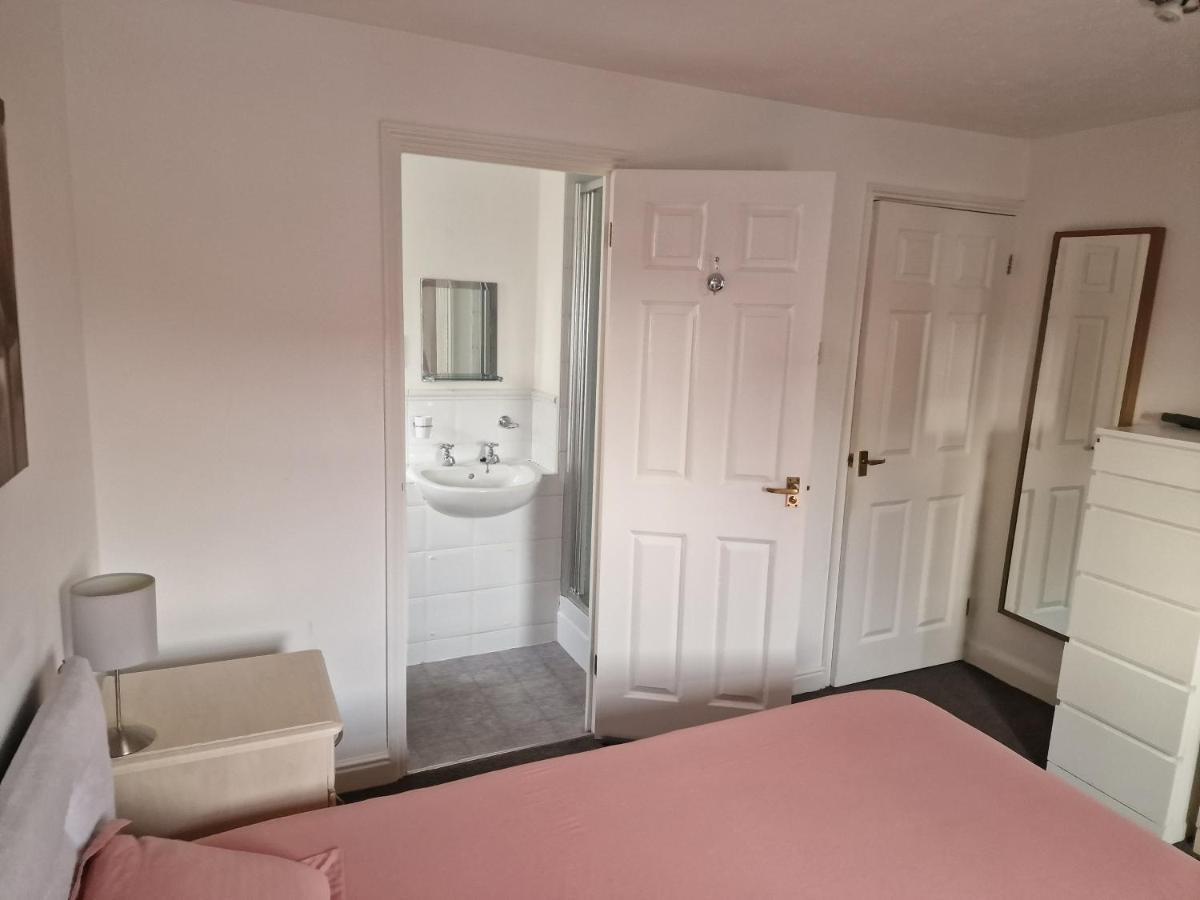 Family 2 Bedrooms Flat * Londres