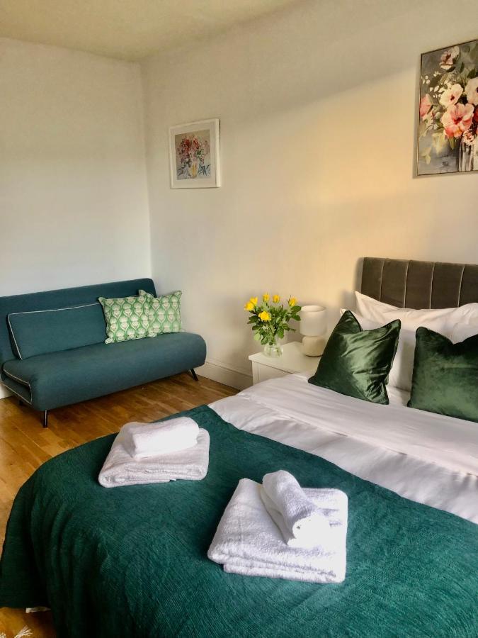 Apartment 20 Min To London- 2 Bedrooms London