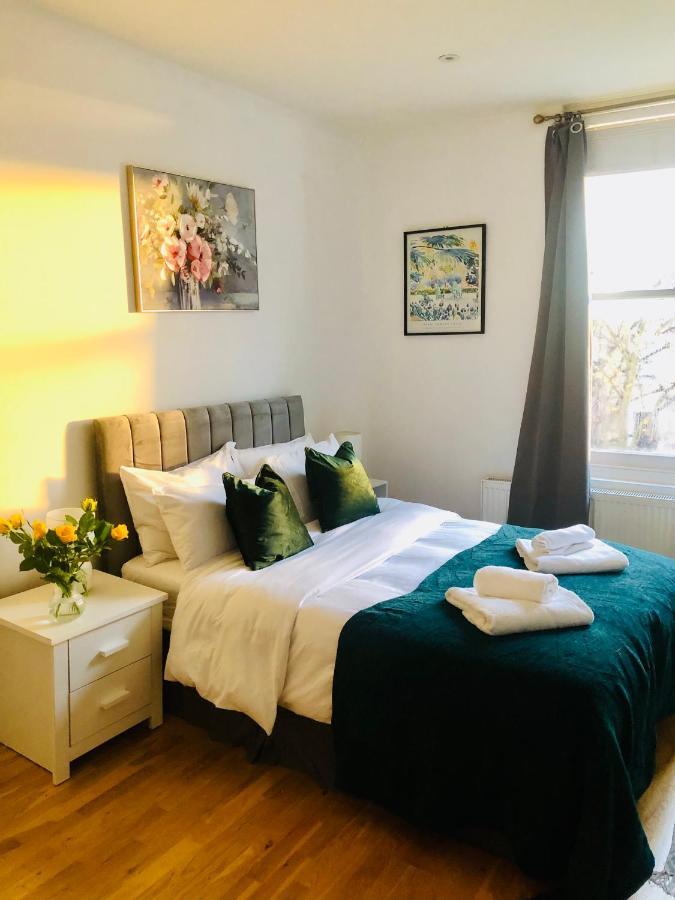 20 Min To London- 2 Bedrooms London