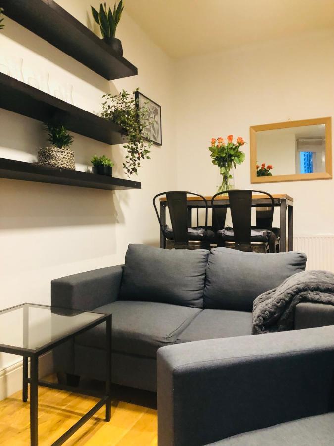 Apartment 20 Min To London- 2 Bedrooms London