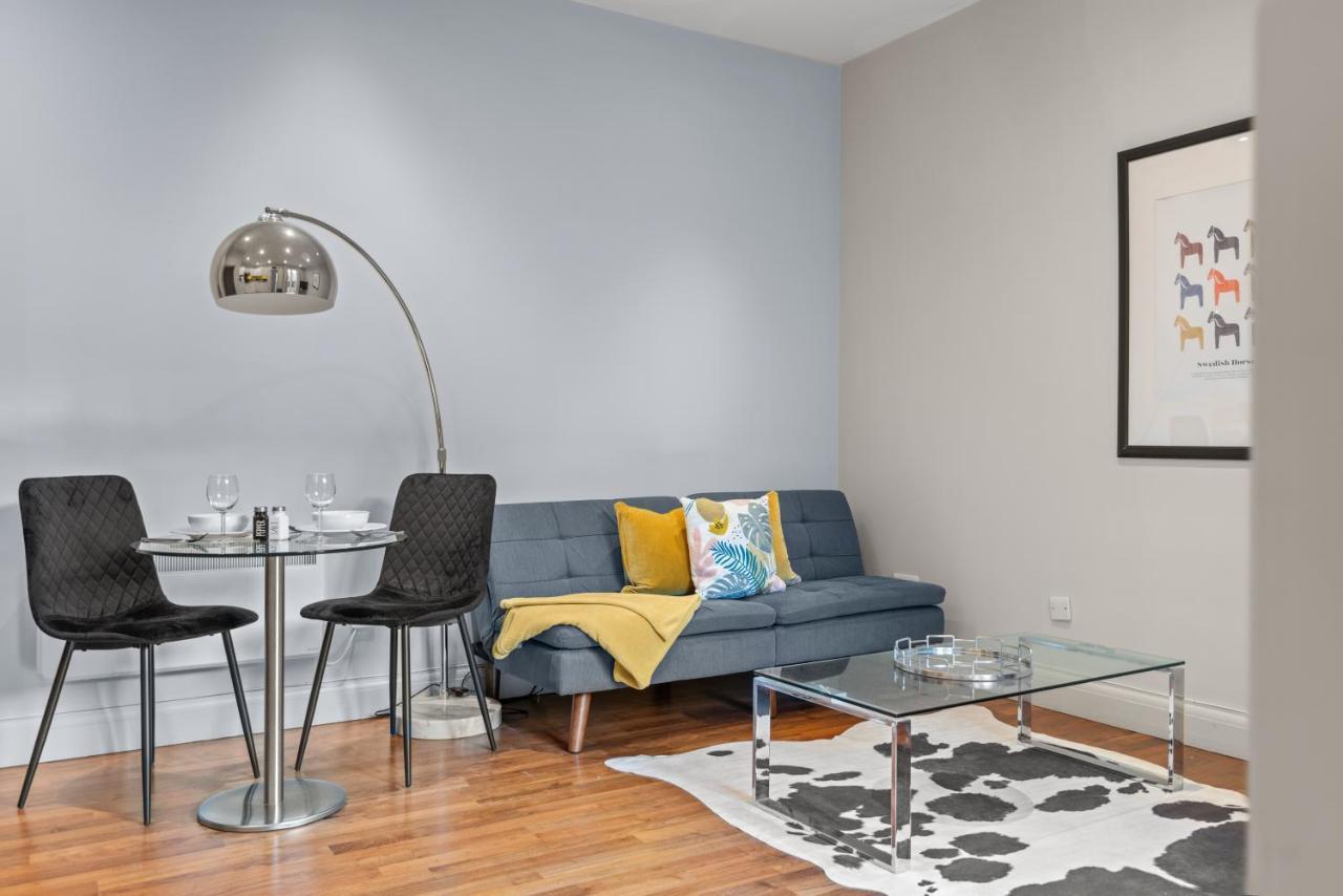 Notting Hill: Stylish 1br With Terrace - Leilighet