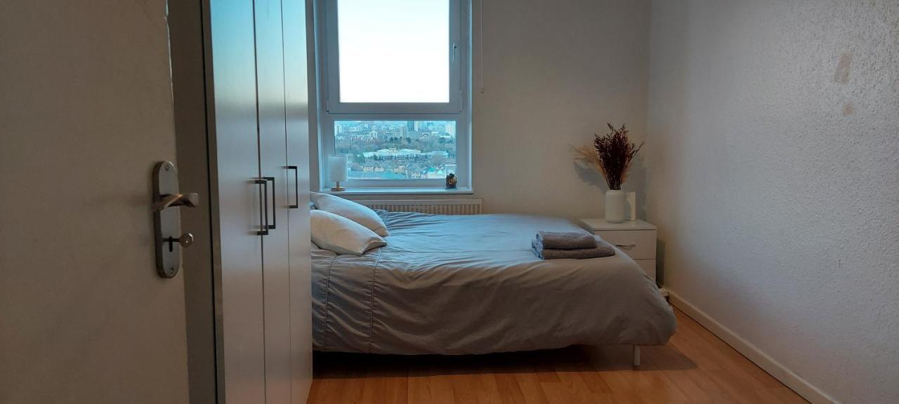 Homestay Central With Stunning Views *