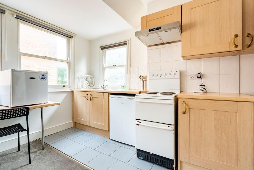 Finchley Road 13 London