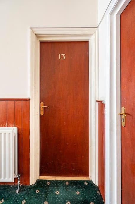 Finchley Road 13 * London