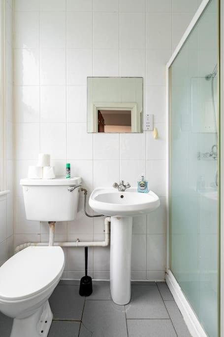 Apartment Finchley Road 13