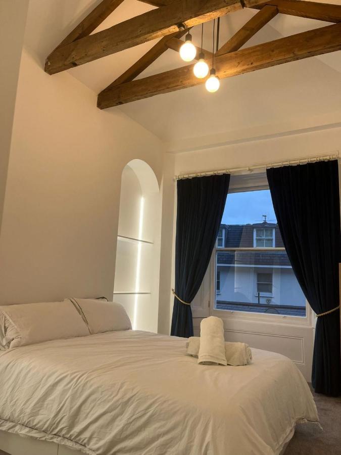 London, South Kensington *