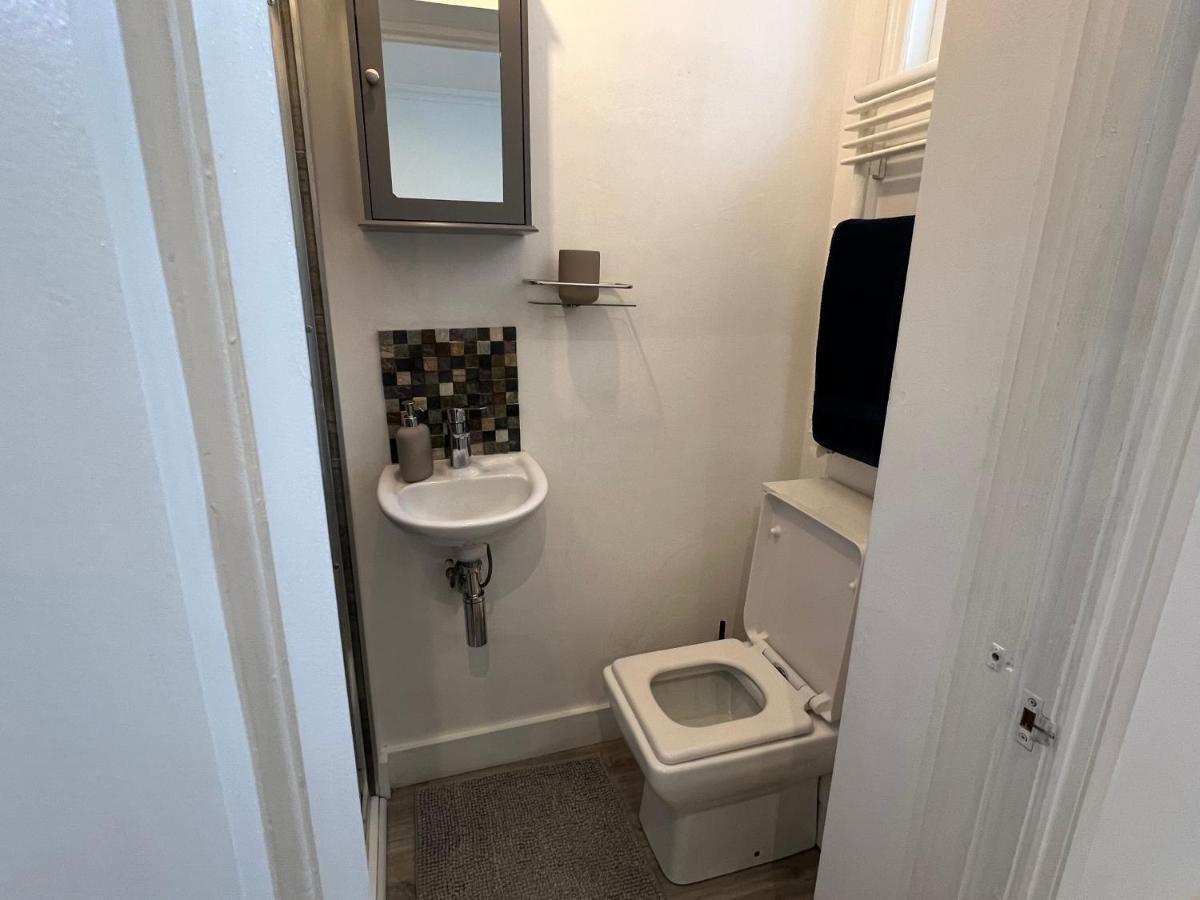 Сasa de vacaciones 4 Bed House 10 Min Walk To Tube Londres