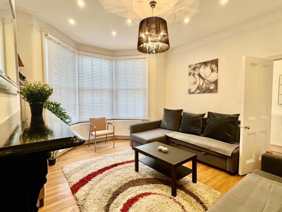 Сasa de vacaciones 4 Bed House 10 Min Walk To Tube Londres